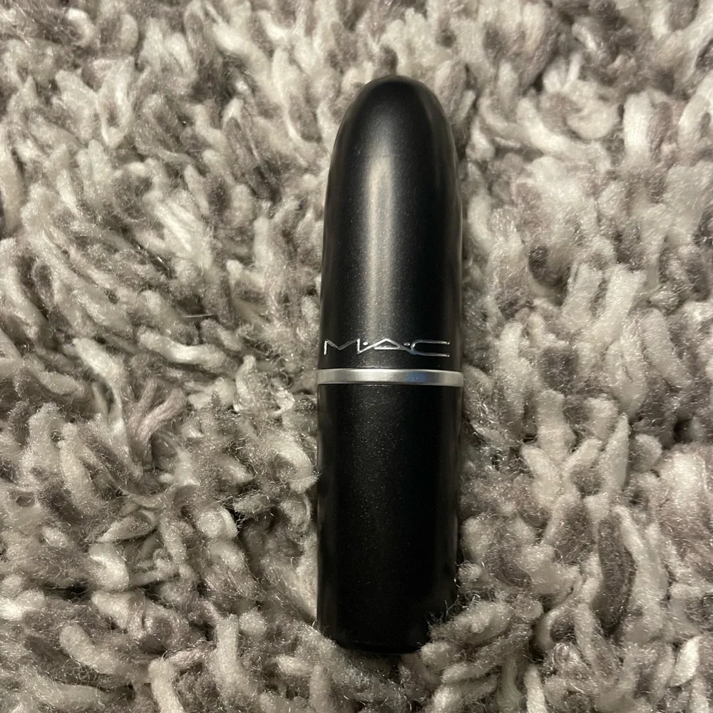 🆕Mac Lipstick Viva Glam Sia no box - Picture 3 of 5
